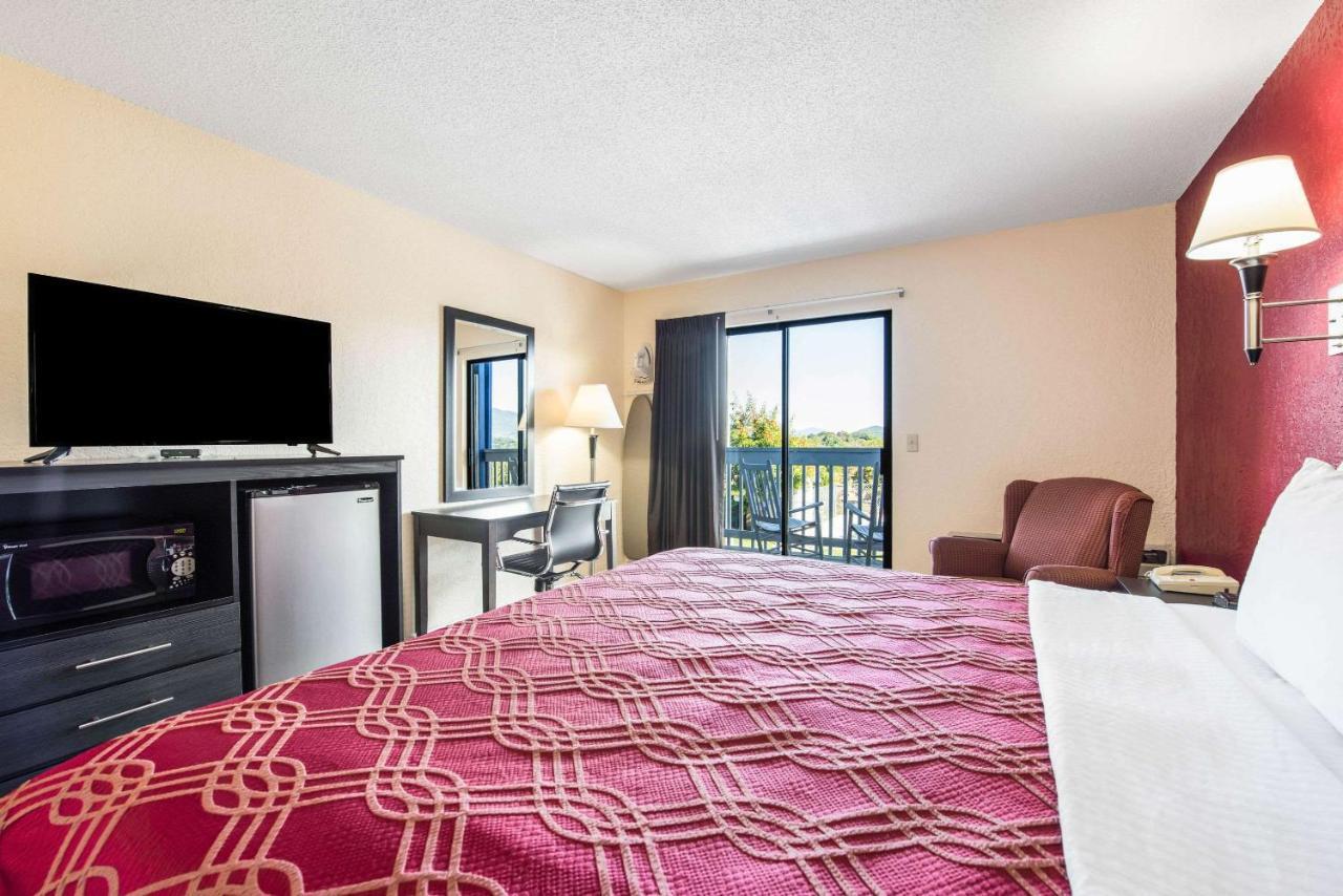 Hotel Econo - 2*