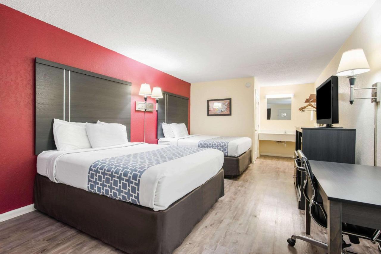 Hotel Econo - 2*